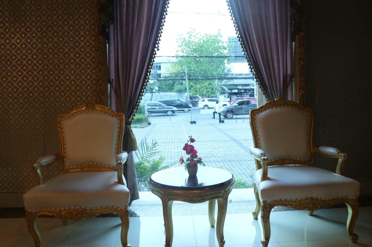 Adriatic Palace Bangkok Hotel Exterior photo